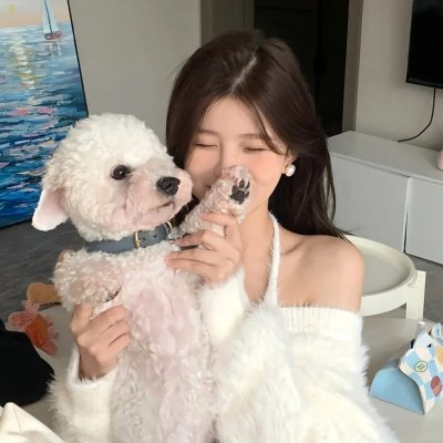 跳舞的红色公交